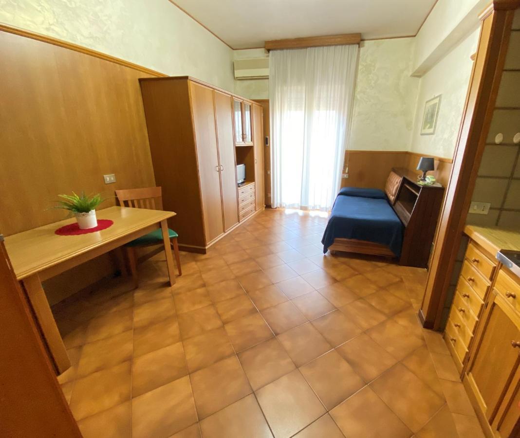 Residence Hotel Valery Monterotondo  Eksteriør billede